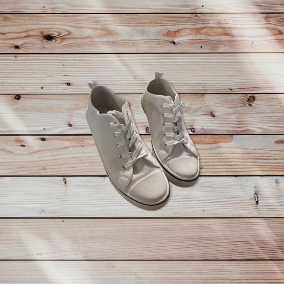 Ardene sneakers - Picture 2 of 3